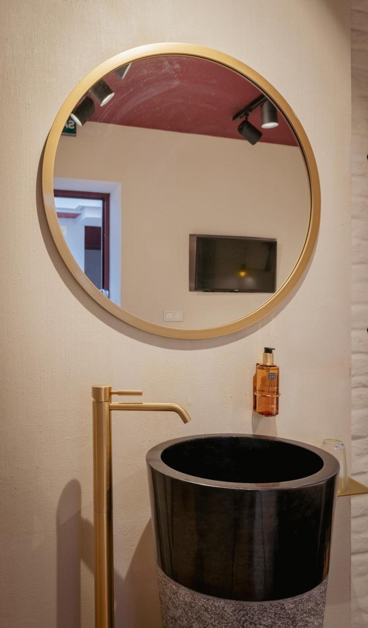 Lirium Casa Patio Hotel Seville Room photo